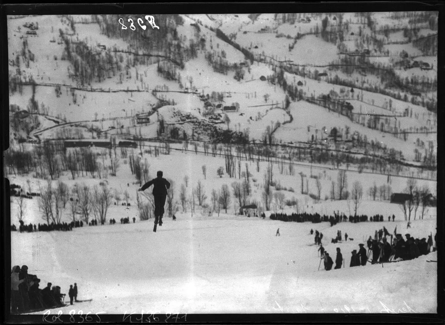Cauterets (Hautes-Pyrénées), 1-1910, saut (à skis, Grande semaine des Pyrénées, du 24 au 27 janvier) - btv1b6913474r