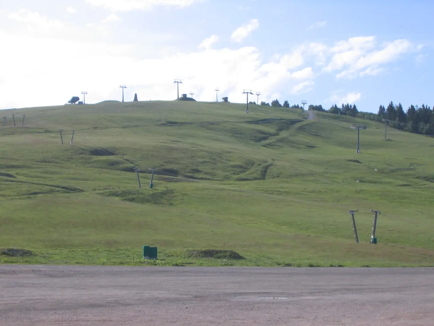 Ski lifts and Bismarck Tower on the Seebuck