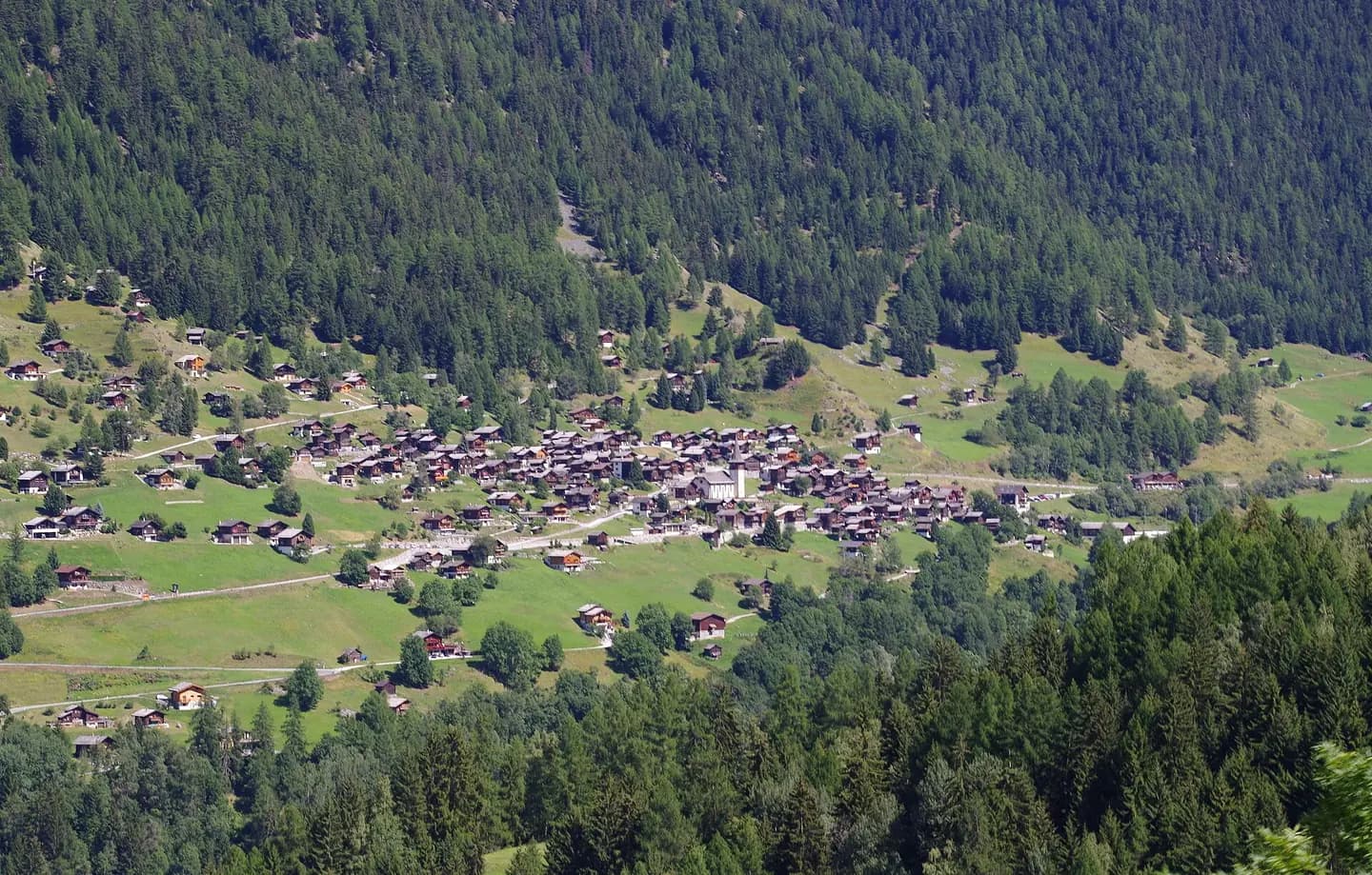 Vue du village D'Ayer depuis Grimentz