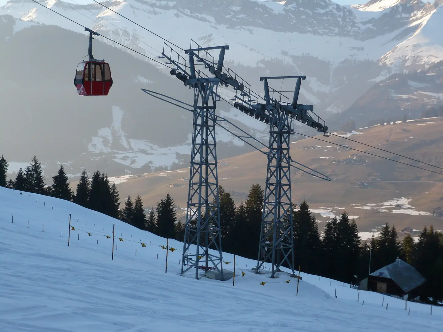 Picture of GMD Müller gondola lift in Rougemont, Switzerland, built in 1984 and dismantled in 2010