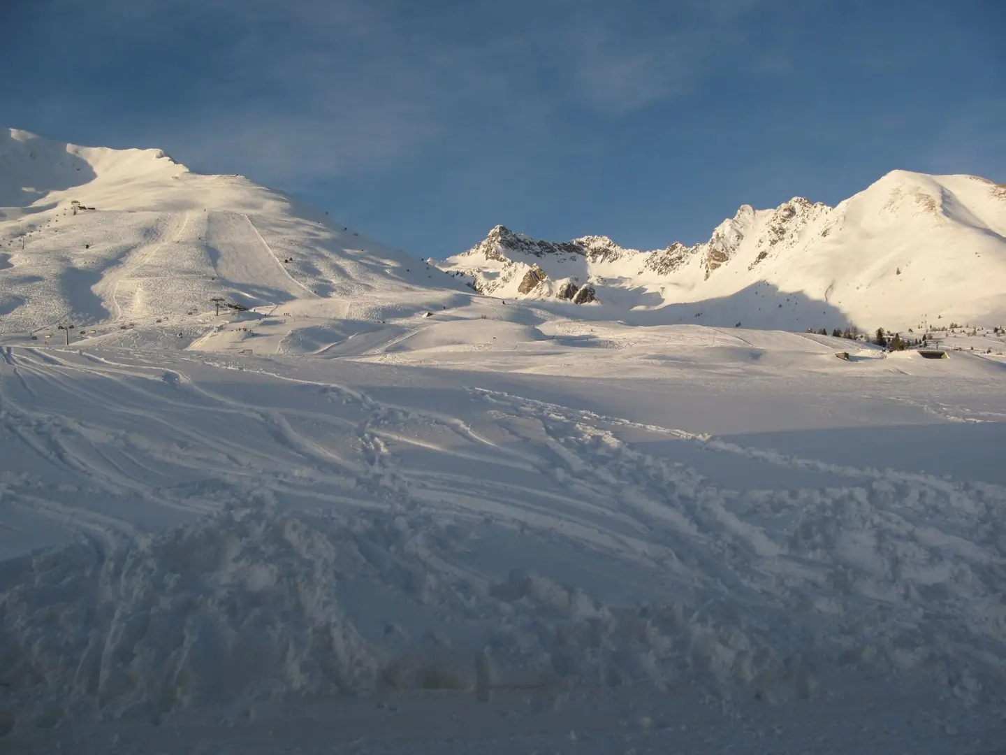 Tonale - Piste Valbiolo - View from Passo Contrabandieri(2008y.)