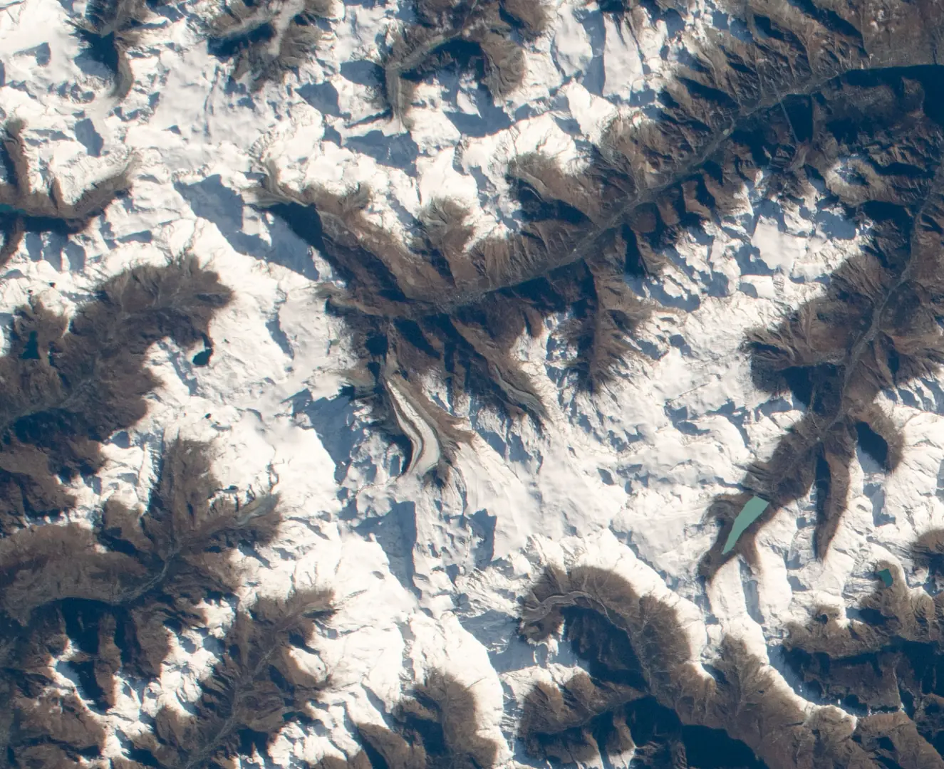 ISS061-E-13443 - View of Switzerland - Zermatt - valley Mattertal - Dent Blanche - Dent d'Hérens - Matterhorn - Breithorn - Lyskamm - Monte Rosa - Feegletscher (Fee Glacier) - Saas-Fee Valley