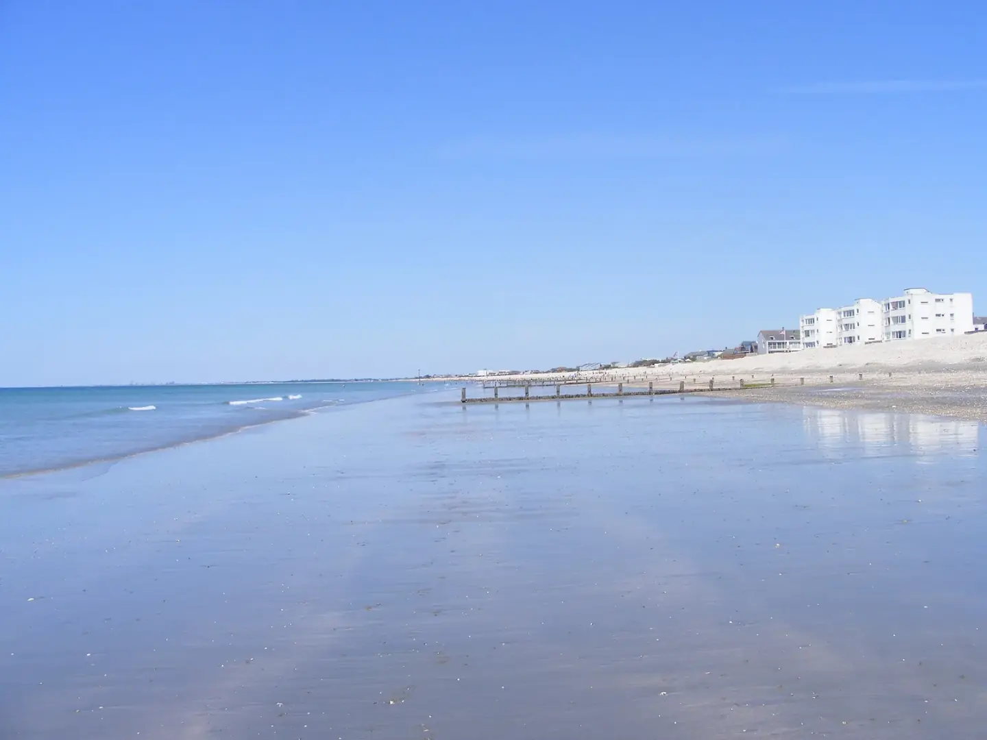 A quiet section of Bracklesham Bay beach