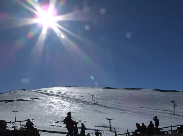 Noon sunshine at Cairngorm Ski Centre