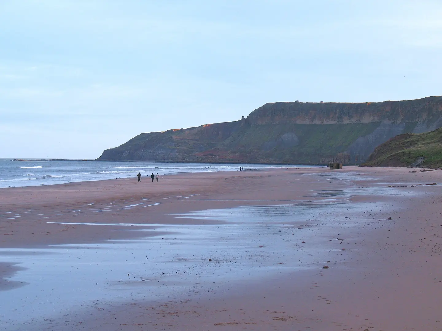 Cayton Bay beach
