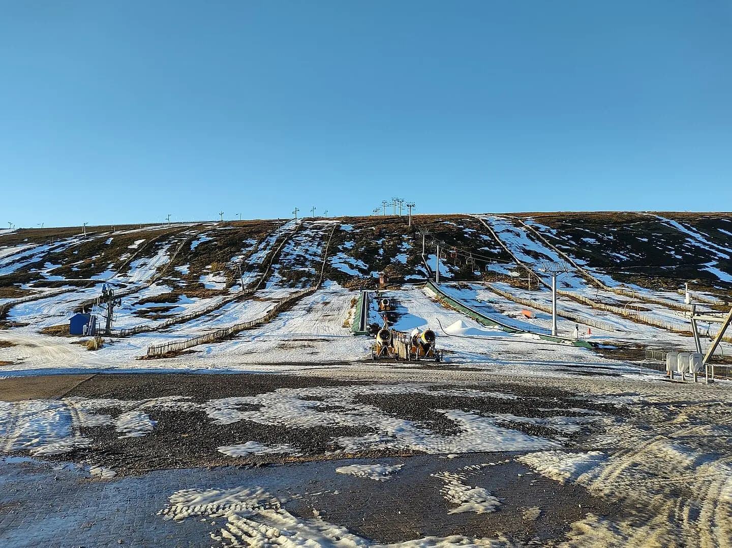 Lecht Ski Centre lacking snow 2021