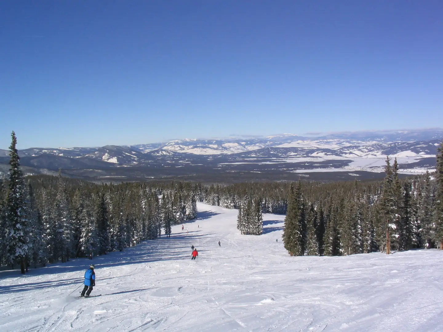 Ski trail near the top of Winter Park Resort. Image taken by DebateLord on January 5, 2006