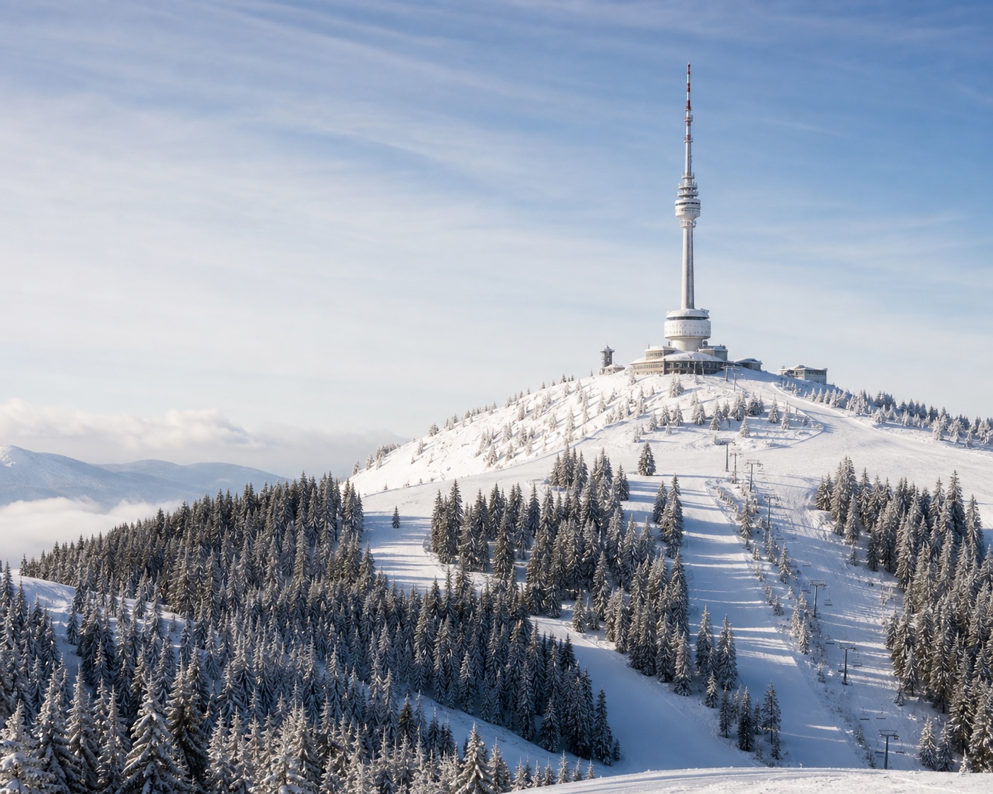 Pamporovo pistes beneath the Snezhanka observation tower